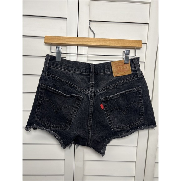 Levi's 501 High Rise Button Fly Distressed Hem Shorts Size 26 Stowaway Black - Picture 7 of 9